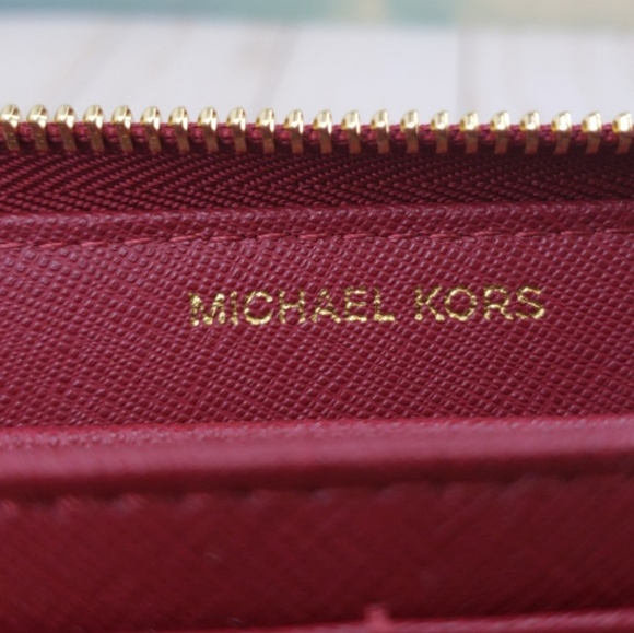 Michael Kors Continental Wallet Wristlet - Picture 8 of 8